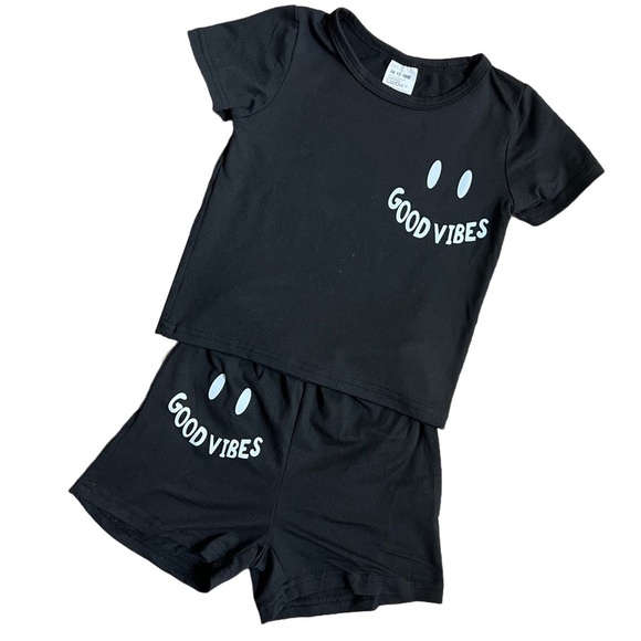 NWOT BOYS BLACK “GOOD VIBES” T-SHIRT AND SHORT SET SIZE 12-18MO - Picture 3 of 10